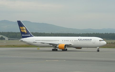 b767-300,FI,osl,050905,3_edited-1.jpg