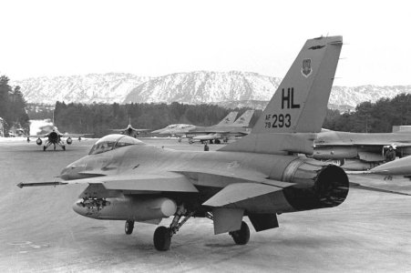 US_F-16_at_Flesland.jpg