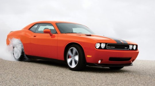 Dodge-Challenger_SRT8_photo_05.jpg