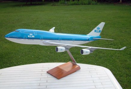 KLM-4.jpg