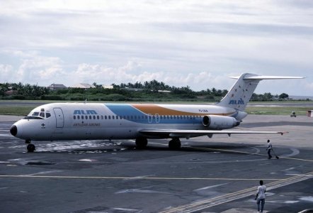 McDonnell_Douglas_DC-9-32,_ALM_Antillean_Airlines_AN1447415.jpg