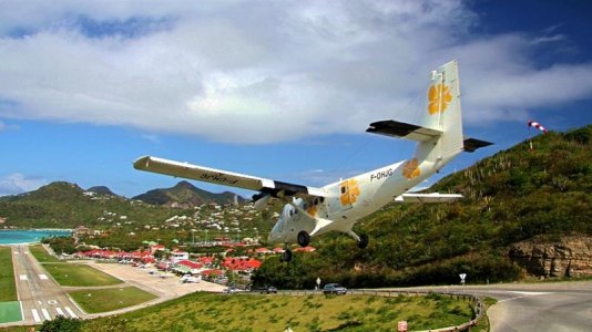 st-barth-landing-799x450.jpg