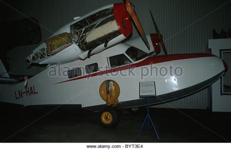 sola-flymuseum-aviation-museum-old-airplanes-byt3e4.jpg