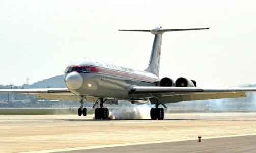 IL-62 landing.jpg