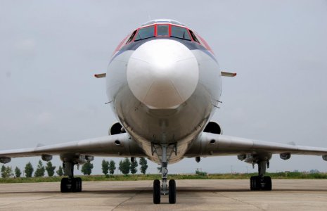 TU-154 Under og foran.jpg