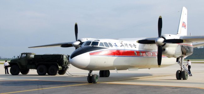 AN-24 og generatorbil.jpg