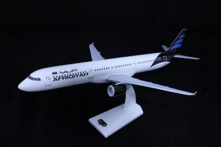 AFRIQIYAH321-1.jpg