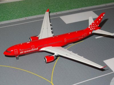 AIR GREENLAND AIRBUS 330-200.JPG