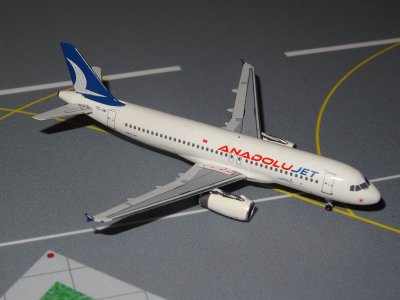 ANADOLU JET AIRBUS 320.JPG