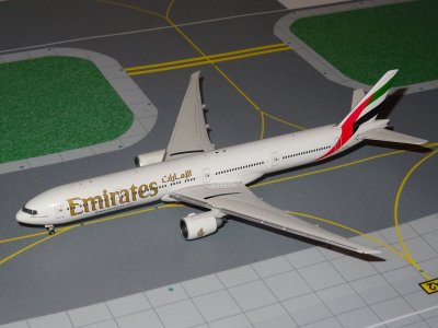 EMIRATES BOEING 777-300.JPG
