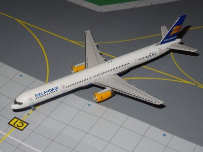 ICELANDAIR BOEING 757-300.JPG