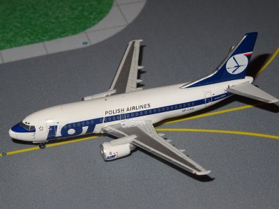 LOT BOEING 737-500.JPG