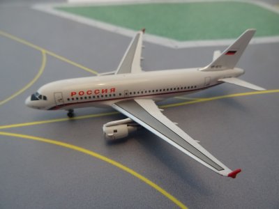 ROUSSIA AIRBUS 319.JPG