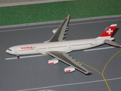 SVISSAIR AIRBUS 340-300.JPG