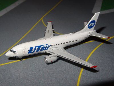UTAIR BOEING 737-500.JPG