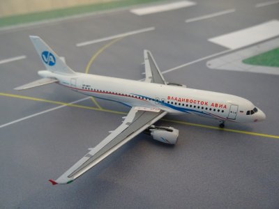 VLADISTOCK AIRLINES AIRBUS 320.JPG