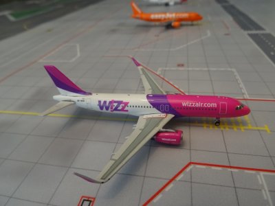 WIZZ AIR AIRBUS 320.JPG