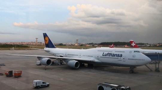 747-8i.JPG