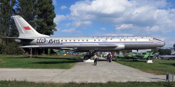 Tu-104.jpg