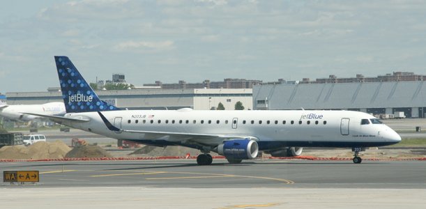 erj190_b8_jfk.jpg