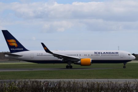 B767.jpg