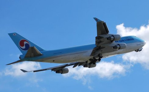 KE B-744F.jpg