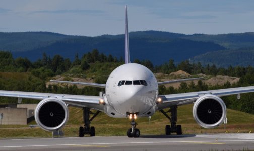 TG B-777 HS-TKU.jpg