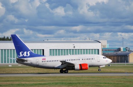 B-736 LN-RPX.jpg