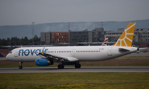Novair A321 SE-RDP.jpg
