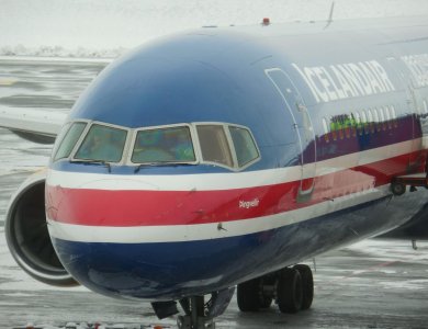 FI B-753 TF-ISX.jpg