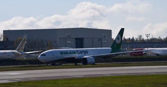 EVA Air B777F, Everett.jpg