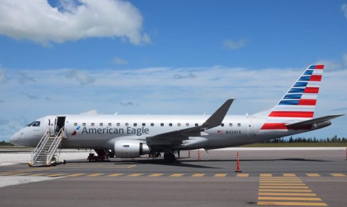 ERJ-175 N424YX.jpg