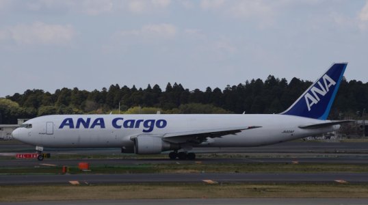 JA604F ANA B-767.jpg