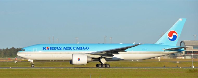KAL Cargo 777F, GM 09 JUL 2019.jpg