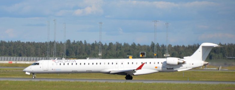 Lang tynn ting Air Nostrum  Croatia CRJ-1000 GM 09 JUL 2019.jpg