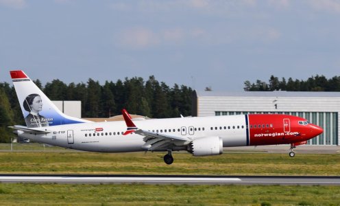 B738 MAX.jpg