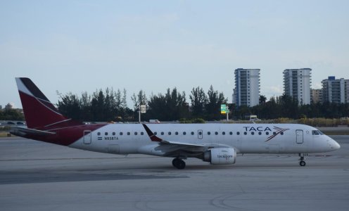 TACA ERJ-190AR N938TA.jpg