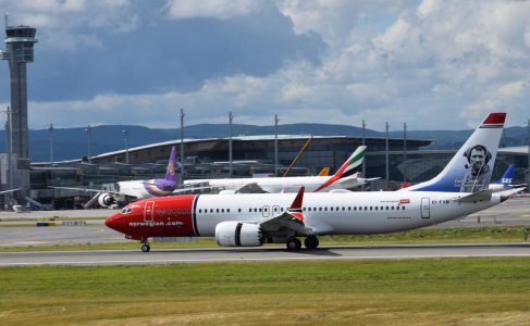 DY B737 MAX8 EI-FYB.jpg