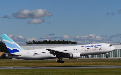CS-TST B-767.jpg