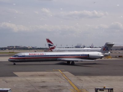 AA MD80.jpg