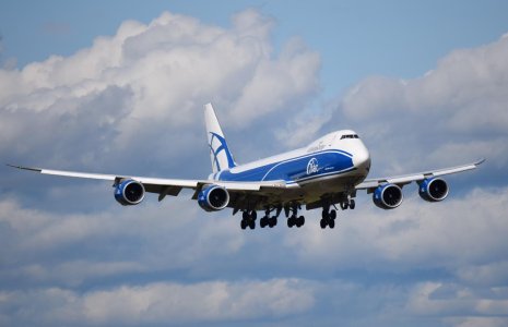 B748F.jpg