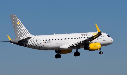 EC-MEL Vueling A320.jpg