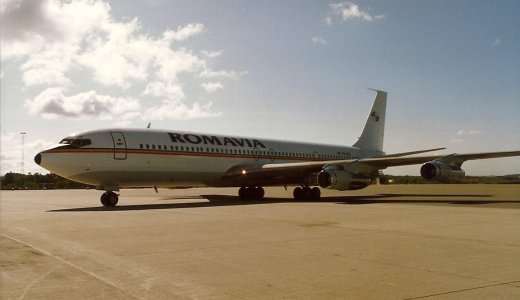 YR-ABB B707-3K1C @ BGO.jpg