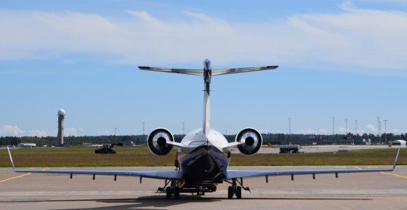 N810D Challenger 604.jpg
