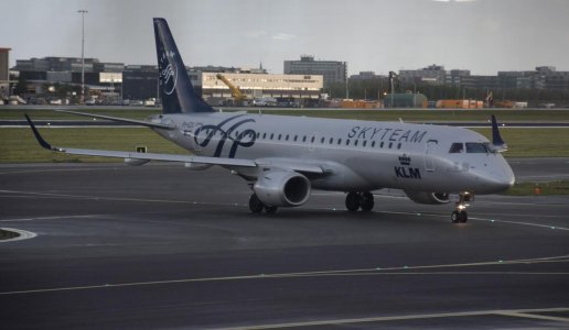 PH-EZX.jpg