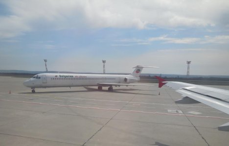 LZ-LDJ, MD82.jpg