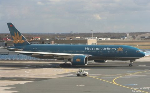 vn-a141-fra02mar07.jpg