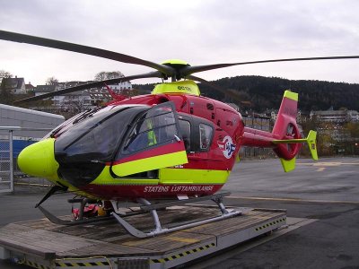 ln-ooh_ec135_gronneviksoren_05.11.05.jpg