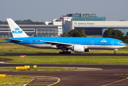 PH-BQK_AMS_2007-06-13.jpg