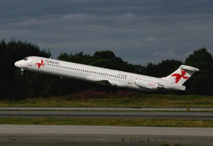 FlyNordic_MD-82_SE-RFB_c_06082006_.jpg